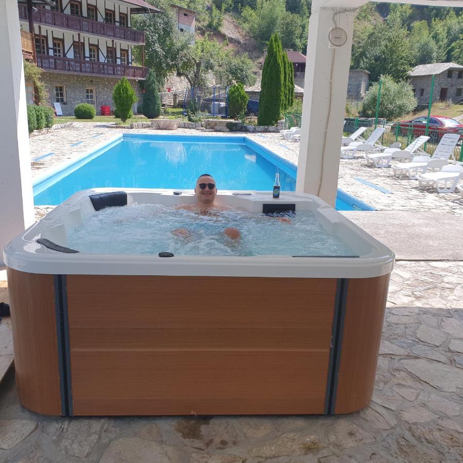 贝拉内 Etno Selo Vrelo & Camping旅馆 外观 照片