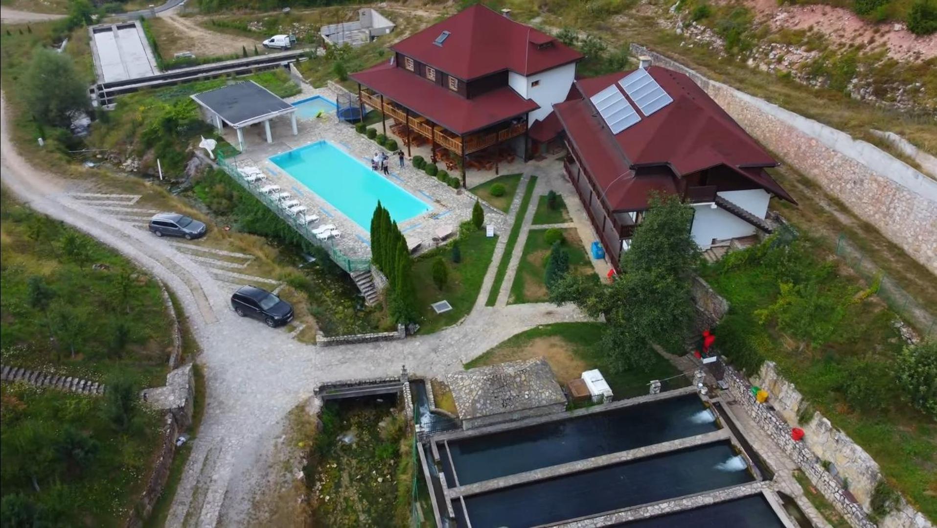 贝拉内 Etno Selo Vrelo & Camping旅馆 外观 照片