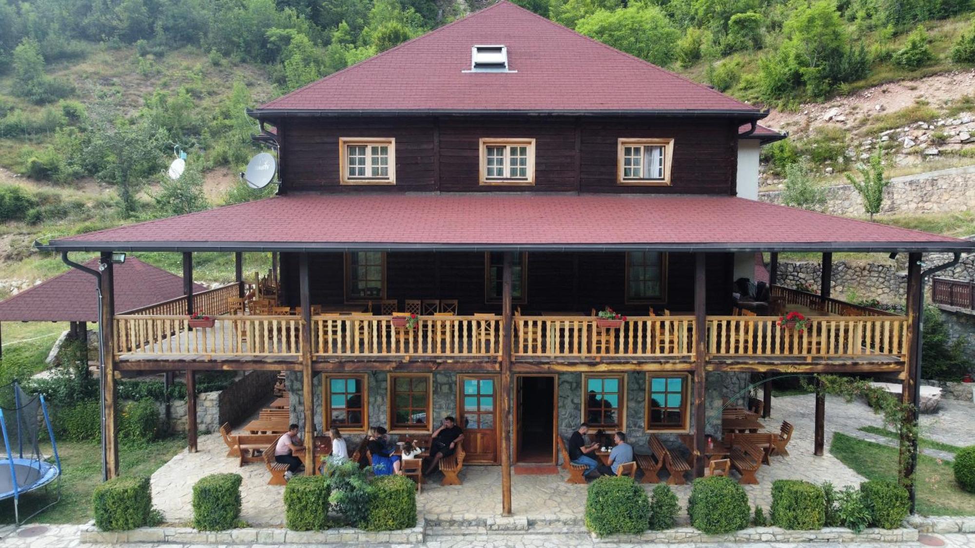 贝拉内 Etno Selo Vrelo & Camping旅馆 外观 照片