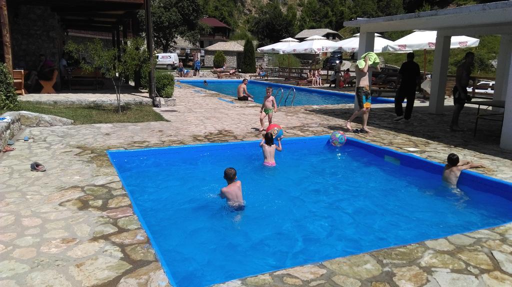 贝拉内 Etno Selo Vrelo & Camping旅馆 外观 照片