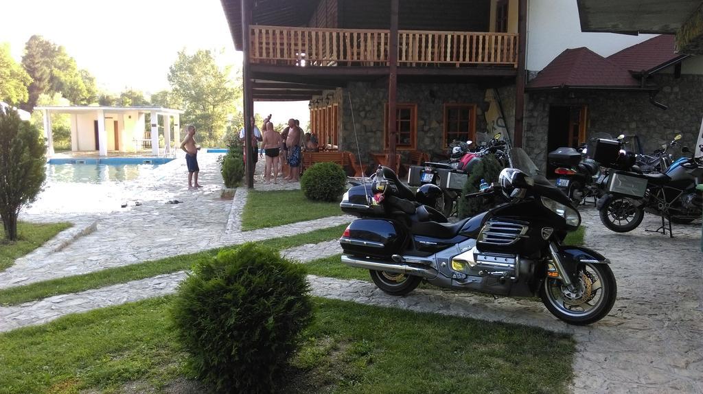 贝拉内 Etno Selo Vrelo & Camping旅馆 外观 照片