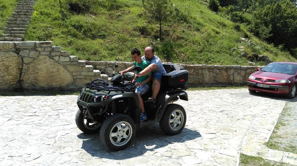 贝拉内 Etno Selo Vrelo & Camping旅馆 外观 照片
