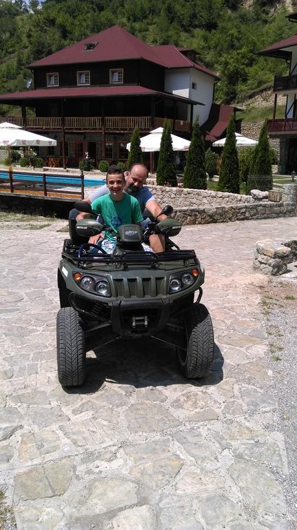 贝拉内 Etno Selo Vrelo & Camping旅馆 外观 照片