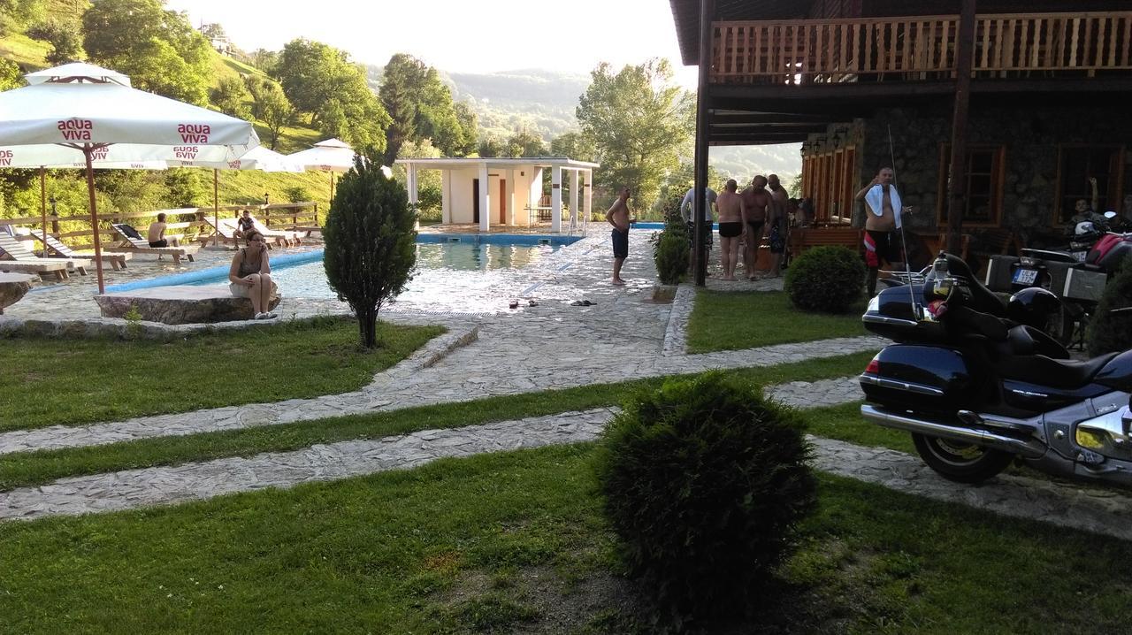 贝拉内 Etno Selo Vrelo & Camping旅馆 外观 照片
