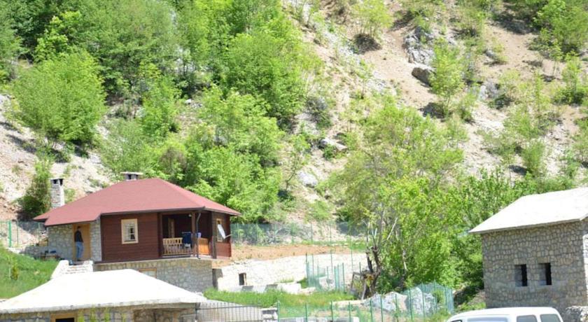 贝拉内 Etno Selo Vrelo & Camping旅馆 外观 照片